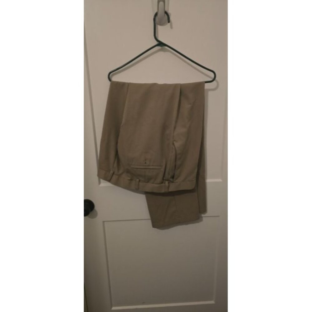 Haggar Classic fit cool18pro slacks khaki color expandable waist 40x30
